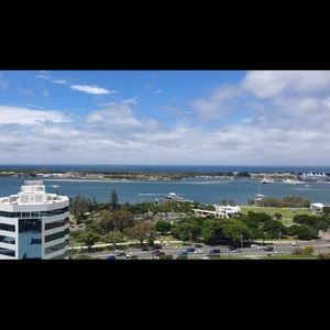 Meet your Posher, Leanne